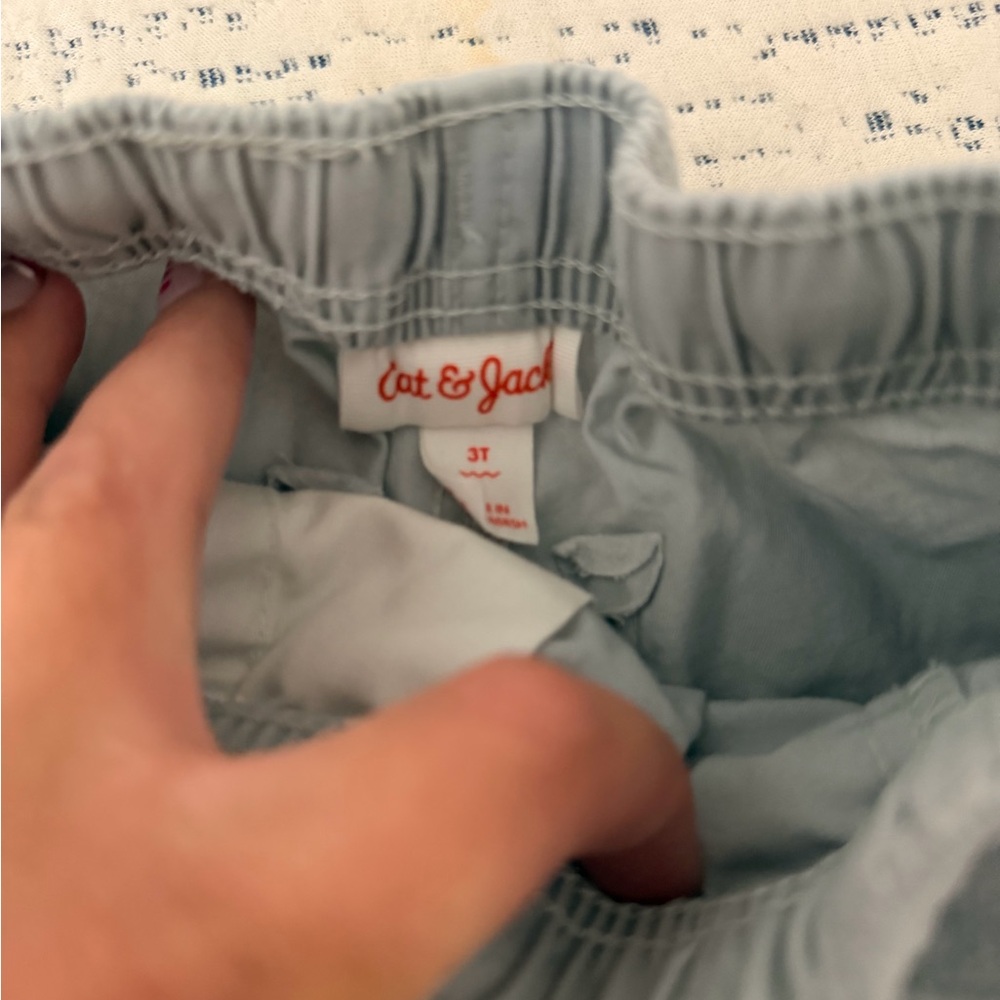 Cat & Jack Light Gray Elastic Waist Shorts - Picture 2 of 3